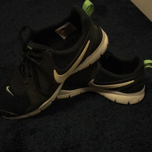 Nike free runs - Picture 2 of 3